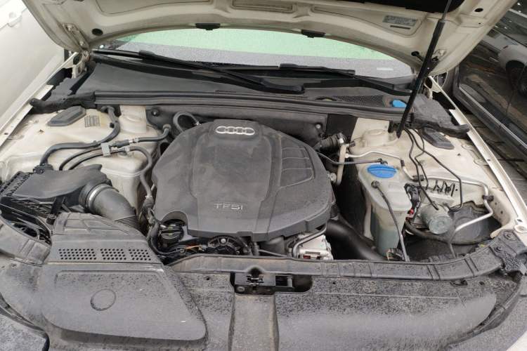 Used Audi A4L 2016 35 TFSI Collector's Edition Automatic Standard Model Engine Bay