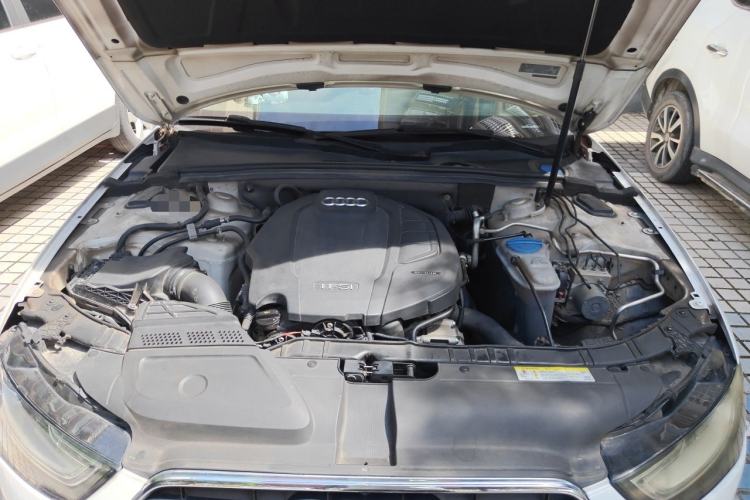 Used Audi A4L 2016 35 TFSI Automatic Comfort Model Engine Bay