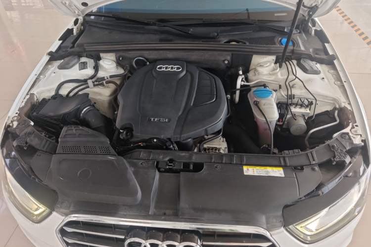 Used Audi A4L 2016 35 TFSI Automatic Standard Model Engine Bay