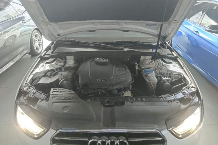 Used Audi A4L 2016 35 TFSI Collector's Edition Automatic Standard Model Engine Bay