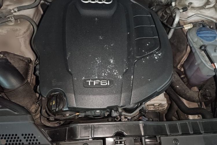 Used Audi A4L 2016 35 TFSI Automatic Standard Model Engine Bay