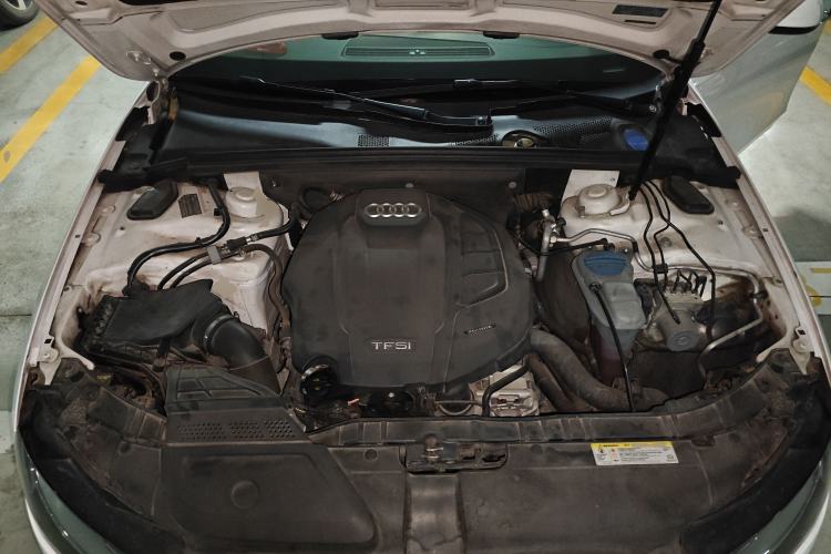 Used Audi A4L 2016 35 TFSI Automatic Comfort Model Engine Bay