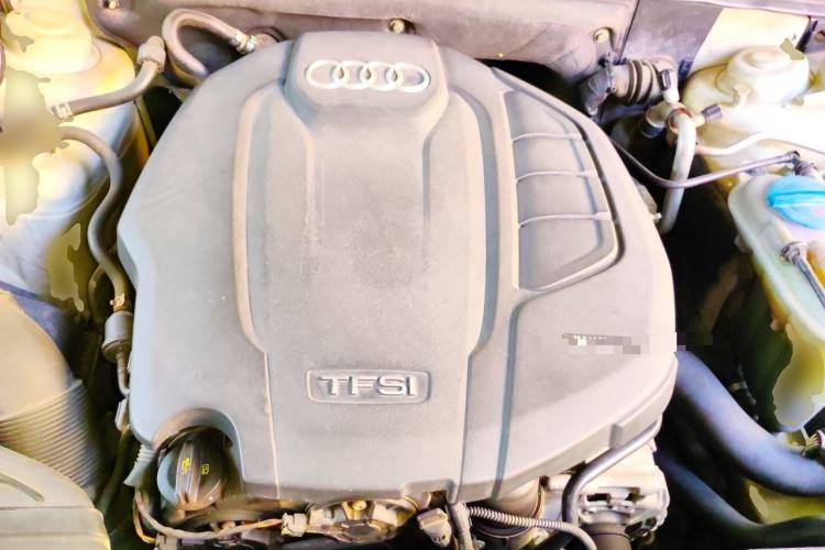 Used Audi A4L 2016 35 TFSI Collector's Edition Automatic Standard Model Engine Bay