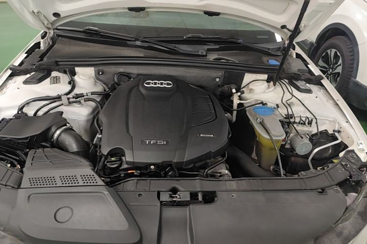 Used Audi A4L 2016 35 TFSI Collector's Edition Automatic Standard Model Engine Bay