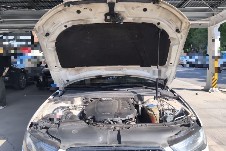 Used Audi A4L 2016 35 TFSI Collector's Edition Automatic Standard Model Engine Bay