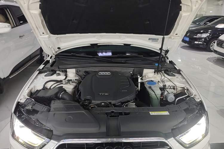 Used Audi A4L 2016 35 TFSI Collection Edition S line Comfort Model Engine Bay