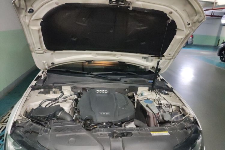 Used Audi A4L 2016 35 TFSI Collector's Edition Automatic Standard Model Engine Bay