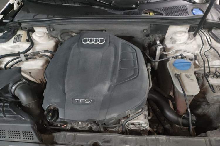 Used Audi A4L 2016 35 TFSI Collector's Edition Automatic Standard Model Engine Bay