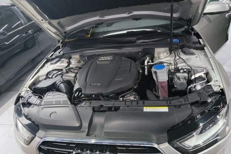 Used Audi A4L 2016 35 TFSI Collector's Edition Automatic Standard Model Engine Bay