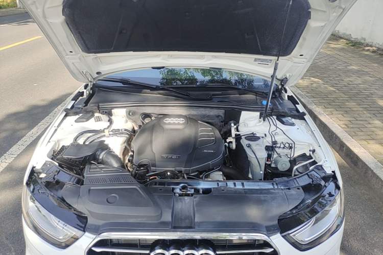 Used Audi A4L 2016 35 TFSI Collector's Edition Automatic Standard Model Engine Bay