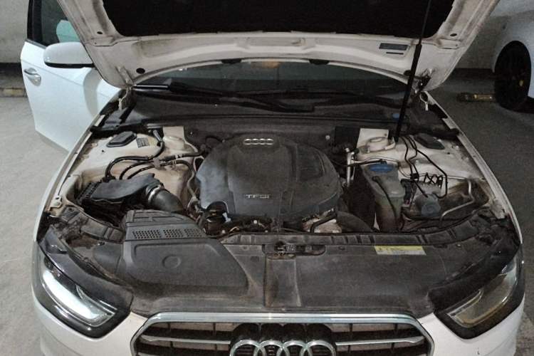 Used Audi A4L 2016 35 TFSI Collector's Edition Automatic Standard Model Engine Bay