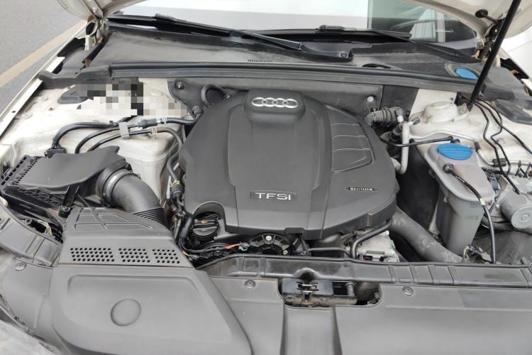 Used Audi A4L 2016 35 TFSI Collector's Edition Automatic Standard Model Engine Bay