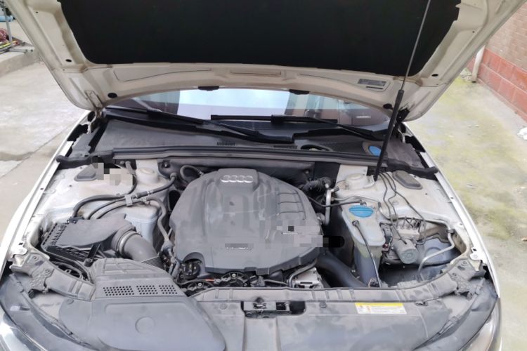 Used Audi A4L 2016 35 TFSI Collector's Edition Automatic Standard Model Engine Bay