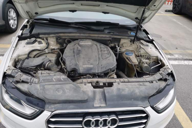 Used Audi A4L 2016 35 TFSI Automatic Comfort Model Engine Bay