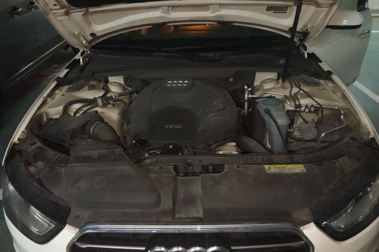 Used Audi A4L 2016 35 TFSI Collector's Edition Automatic Standard Model Engine Bay