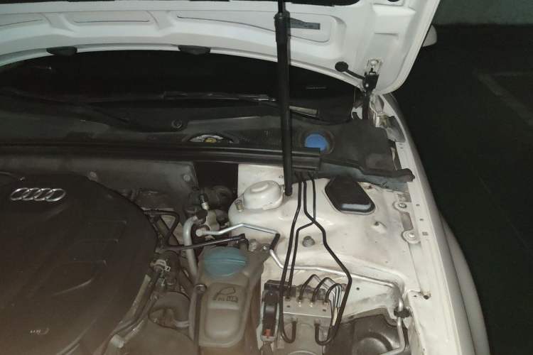 Used Audi A4L 2016 35 TFSI Collector's Edition Automatic Standard Model Engine Bay Left