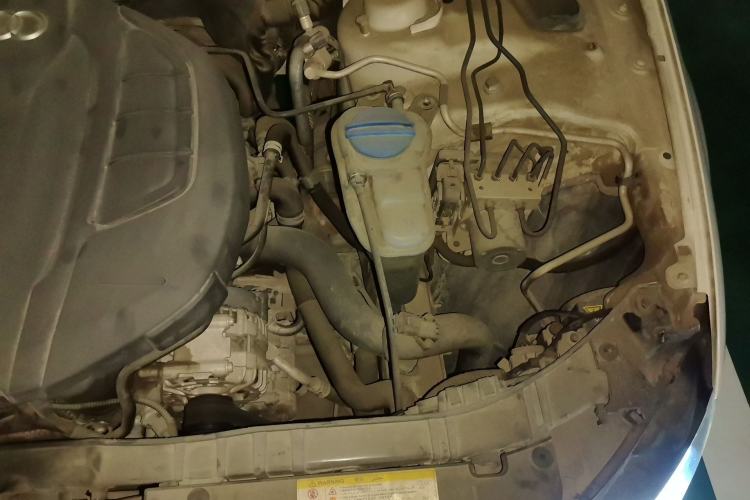 Used Audi A4L 2016 35 TFSI Collector's Edition Automatic Standard Model Engine Bay Left