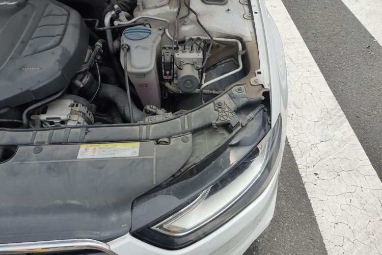 Used Audi A4L 2016 35 TFSI Collection Edition S line Comfort Model Engine Bay Left