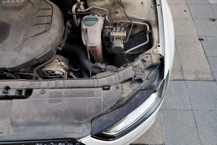 Used Audi A4L 2016 35 TFSI Automatic Standard Model Engine Bay Left