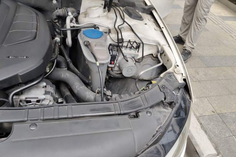 Used Audi A4L 2016 35 TFSI Collector's Edition Automatic Standard Model Engine Bay Left
