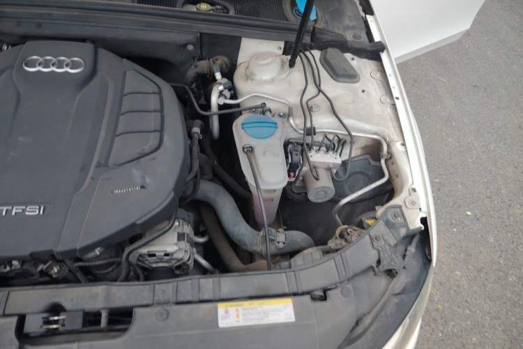 Used Audi A4L 2016 35 TFSI Collection Edition S line Comfort Model Engine Bay Left