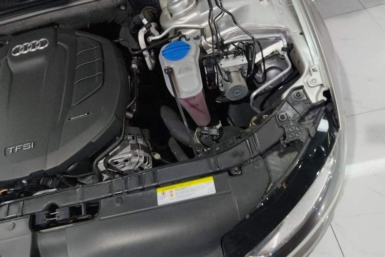 Used Audi A4L 2016 35 TFSI Collector's Edition Automatic Standard Model Engine Bay Left