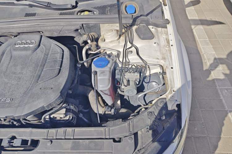 Used Audi A4L 2016 35 TFSI Collector's Edition Automatic Standard Model Engine Bay Left