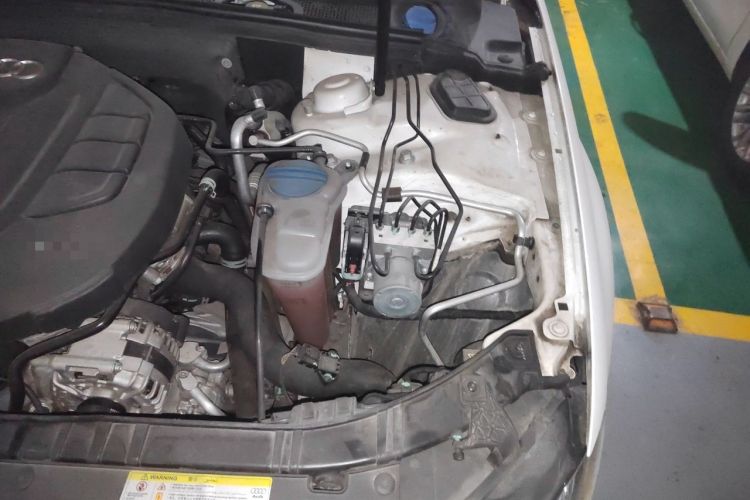 Used Audi A4L 2016 35 TFSI Automatic Comfort Model Engine Bay Left