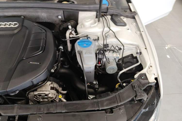 Used Audi A4L 2016 35 TFSI Collector's Edition Automatic Standard Model Engine Bay Left