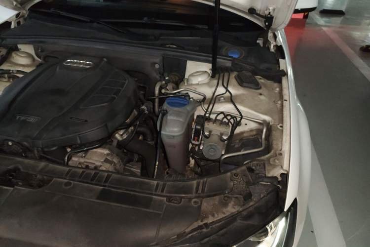 Used Audi A4L 2016 35 TFSI Collector's Edition Automatic Standard Model Engine Bay Left