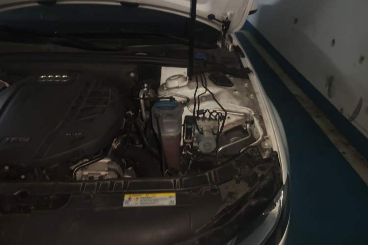 Used Audi A4L 2016 35 TFSI Collector's Edition Automatic Standard Model Engine Bay Left