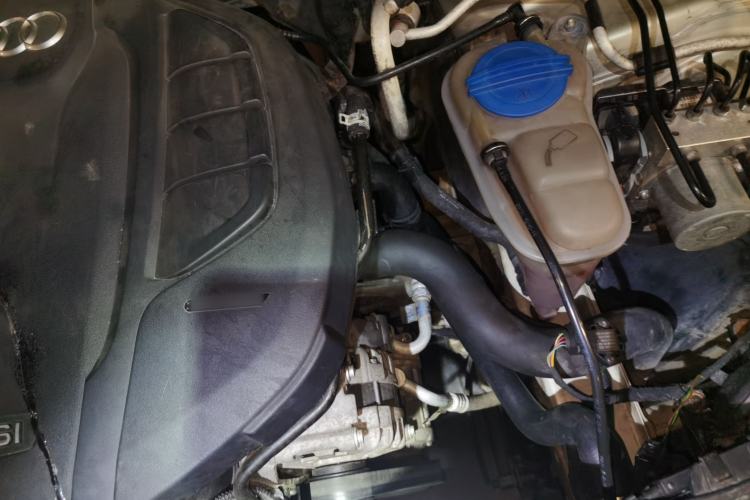 Used Audi A4L 2016 35 TFSI Collector's Edition Automatic Standard Model Engine Bay Left