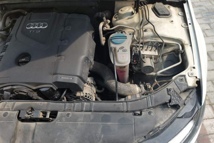 Used Audi A4L 2016 30 TFSI Collector's Edition Automatic Comfort Model Engine Bay Left