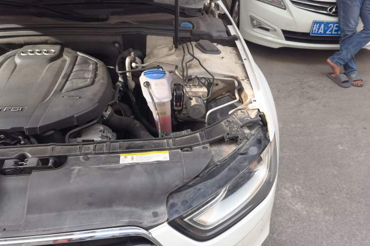 Used Audi A4L 2016 35 TFSI Automatic Standard Model Engine Bay Left