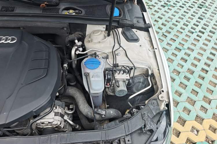 Used Audi A4L 2016 35 TFSI Collection Edition S line Comfort Model Engine Bay Left