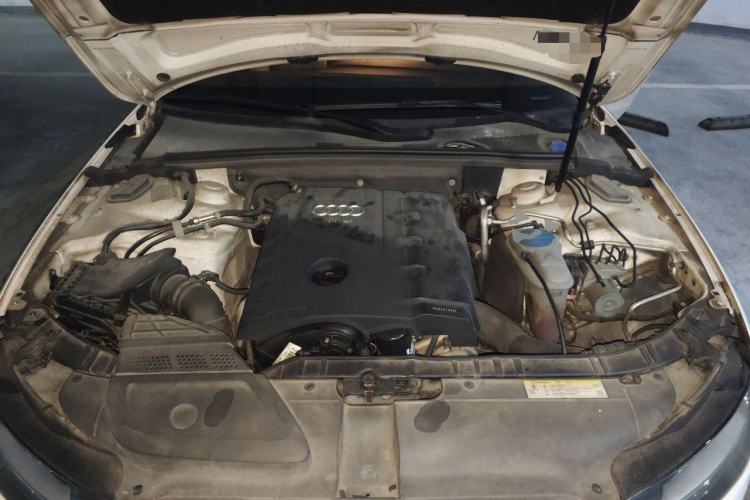 Used Audi A4L 2016 30 TFSI Automatic Comfort Model Engine Bay