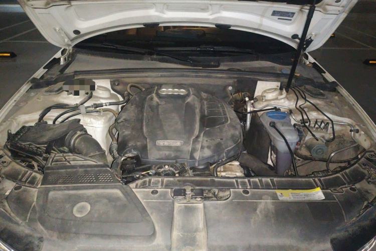 Used Audi A4L 2016 35 TFSI Collector's Edition Automatic Standard Model Engine Bay