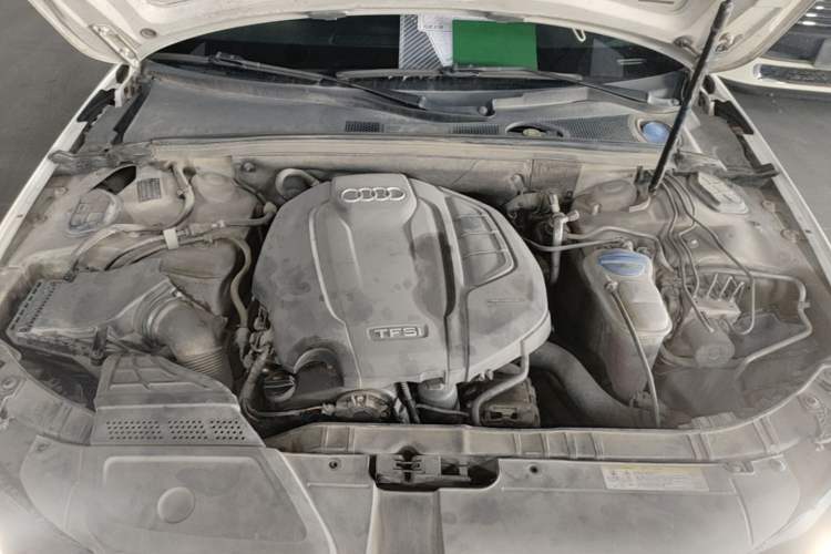 Used Audi A4L 2016 35 TFSI Collection Edition S line Comfort Model Engine Bay