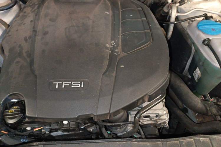 Used Audi A4L 2016 35 TFSI Collection Edition S line Comfort Model Engine Bay