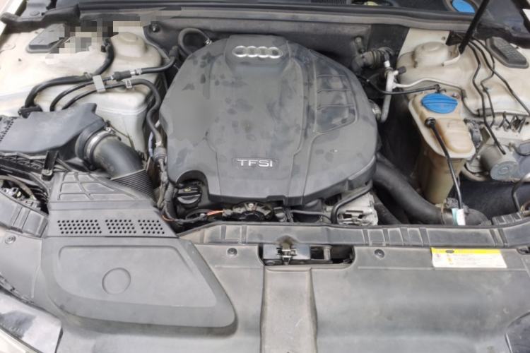 Used Audi A4L 2016 35 TFSI Collector's Edition Automatic Standard Model Engine Bay
