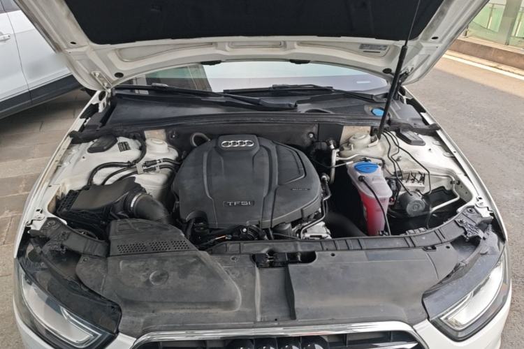 Used Audi A4L 2016 35 TFSI Collector's Edition Automatic Standard Model Engine Bay