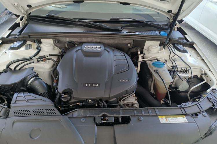Used Audi A4L 2016 35 TFSI Automatic Standard Model Engine Bay