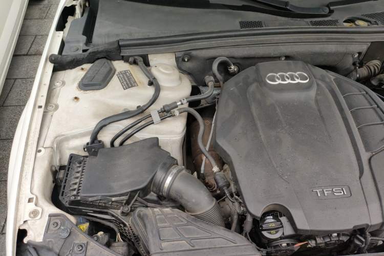 Used Audi A4L 2016 35 TFSI Collector's Edition Automatic Standard Model Engine Bay Right