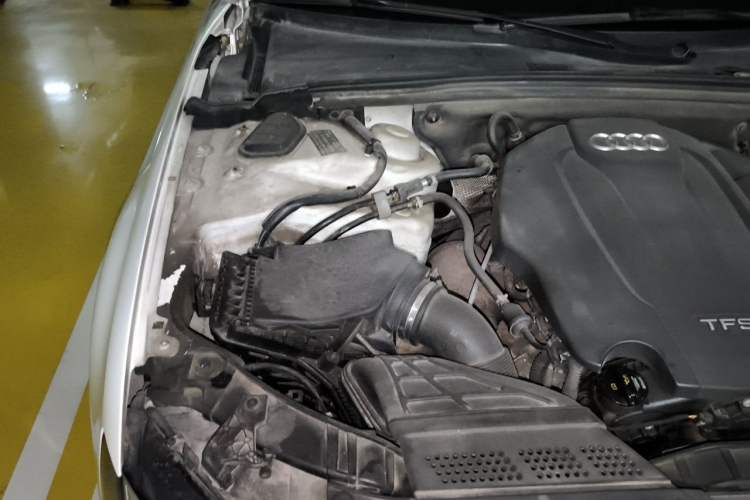 Used Audi A4L 2016 35 TFSI Collector's Edition Automatic Standard Model Engine Bay Right