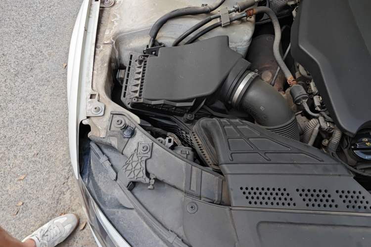 Used Audi A4L 2016 35 TFSI Automatic Standard Model Engine Bay Right