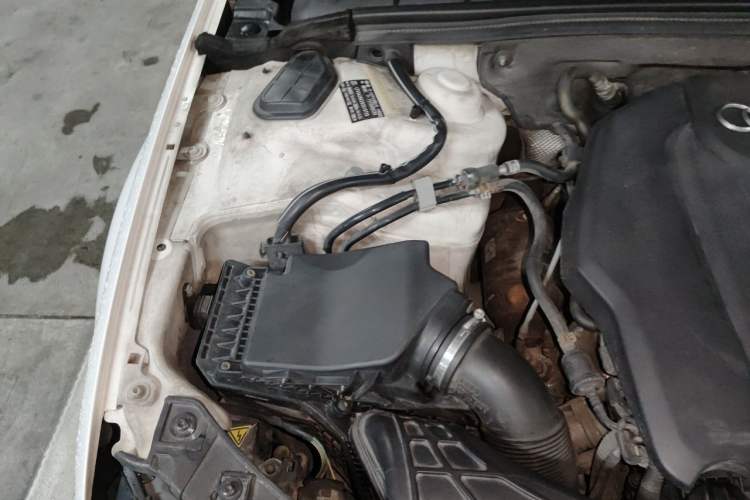 Used Audi A4L 2016 35 TFSI Collector's Edition Automatic Standard Model Engine Bay Right