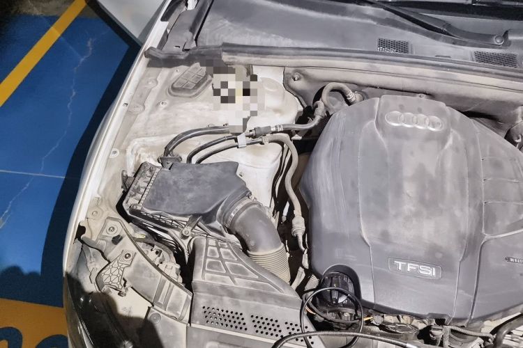 Used Audi A4L 2016 35 TFSI Collection Edition S line Comfort Model Engine Bay Right