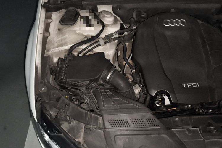 Used Audi A4L 2016 35 TFSI Collector's Edition Automatic Standard Model Engine Bay Right
