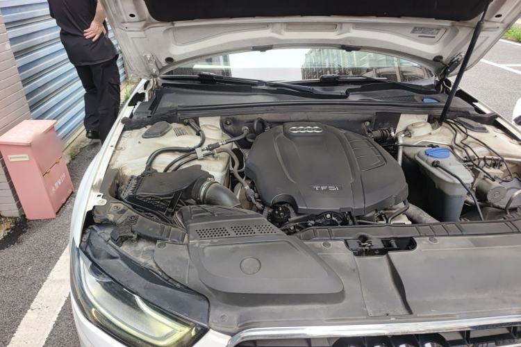 Used Audi A4L 2016 35 TFSI Automatic Standard Model Engine Bay Right