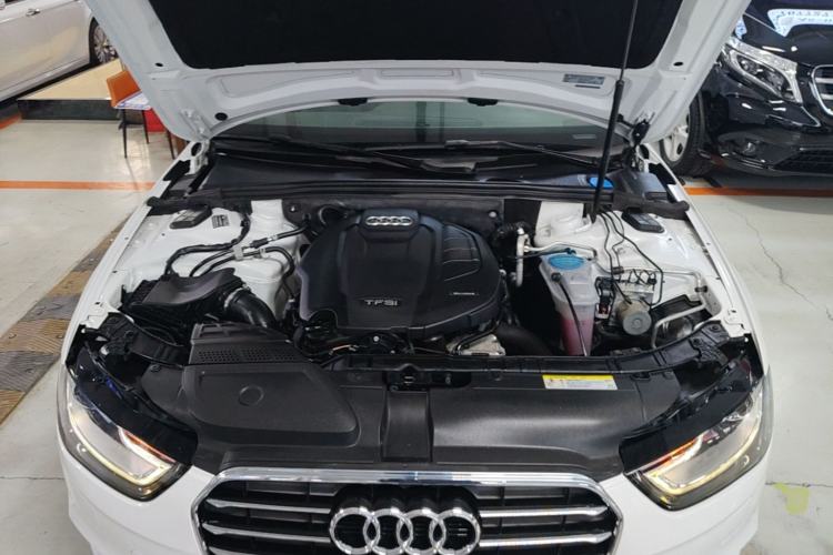 Used Audi A4L 2016 35 TFSI Collector's Edition Automatic Standard Model Engine Bay